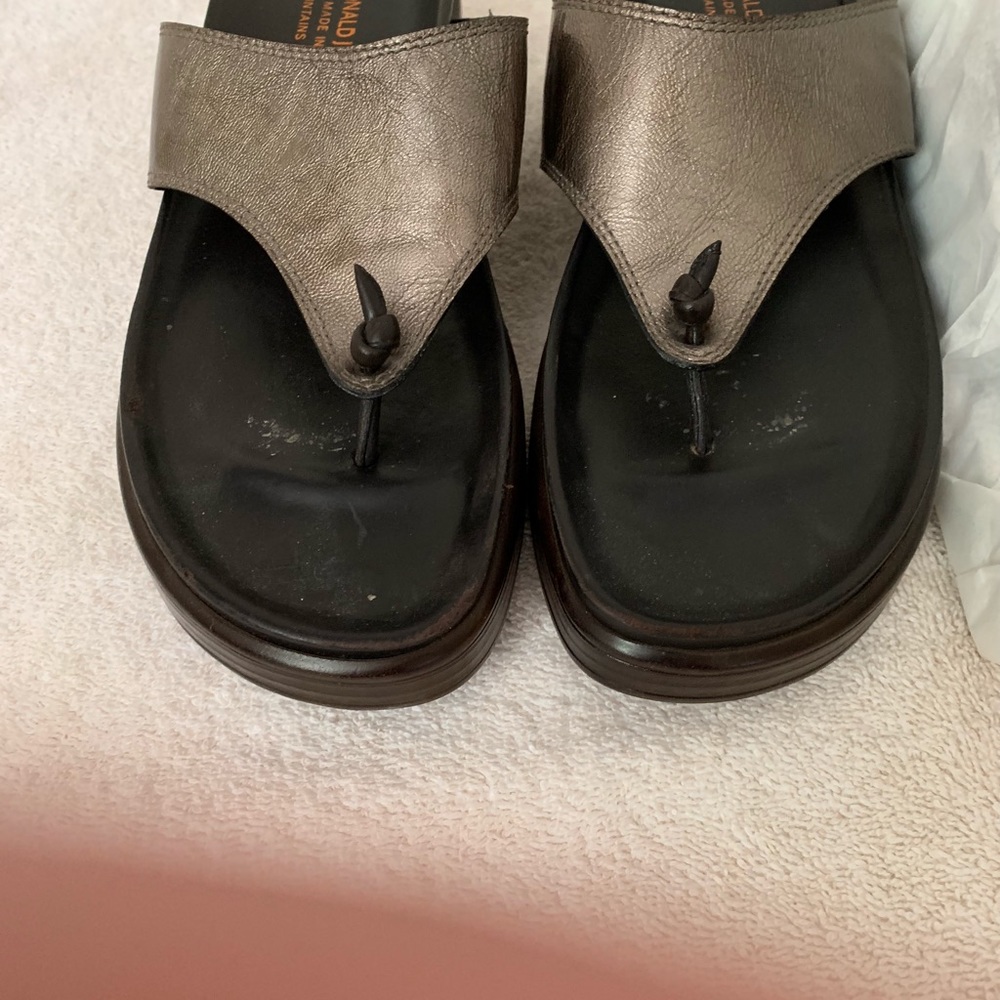 Donald Pliner Sandals